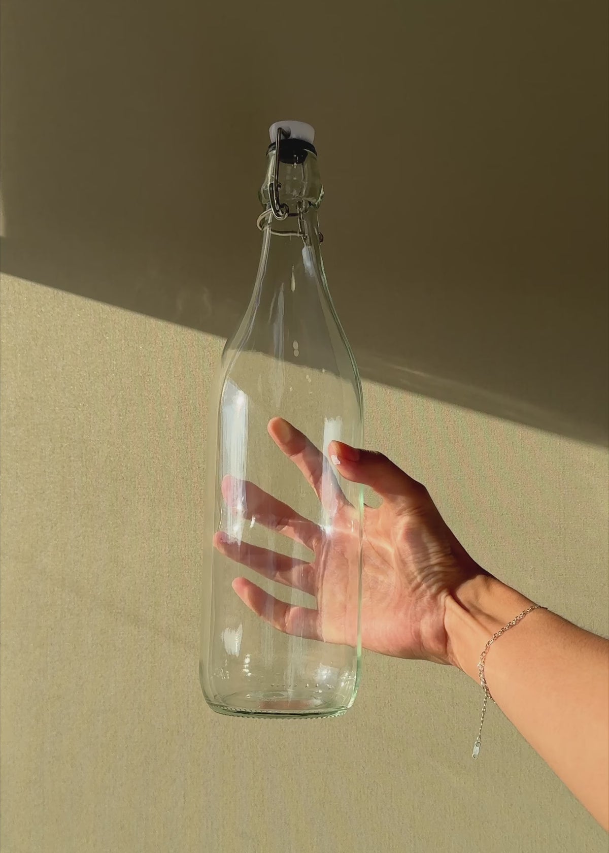 Cargar vídeo: Botella de vidrio con tapa clip hermética de 1000 ml