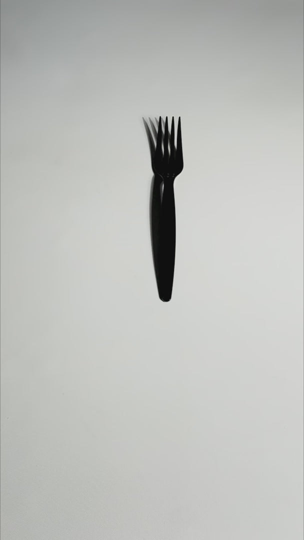Cargar vídeo: Cubiertos desechables de plástico negro Luxury. Premium — video de producto