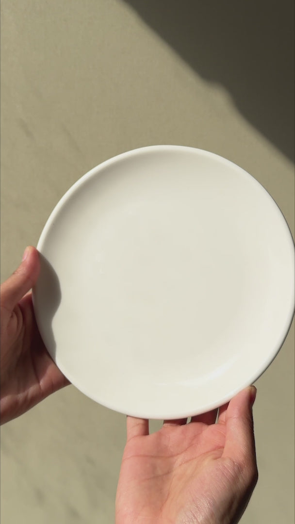 Plato trinche de porcelana vitrificada premium blanco muy resistente Gourmet Ø 19 cm — video de producto
