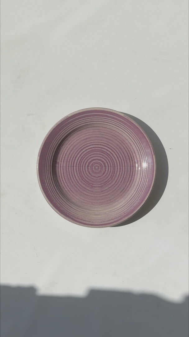 Video del diseño concéntrico y acabado morado del plato México Lindo