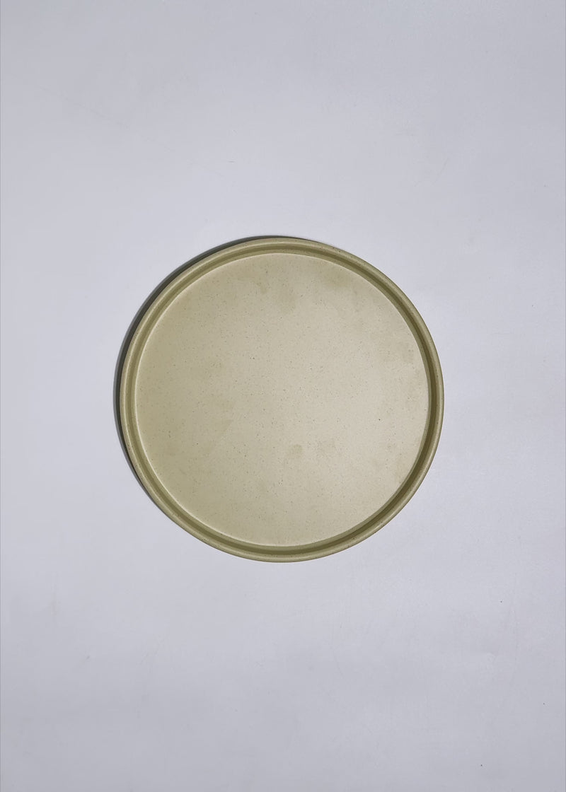 Plato trinche Barcelona de melamina arena mate de 20 cm