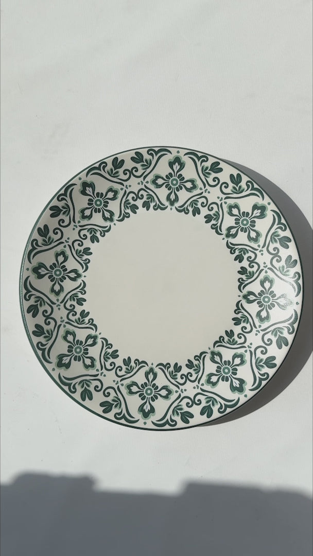 Video del plato Regina de cerámica Talavera Verde Ø 28 cm