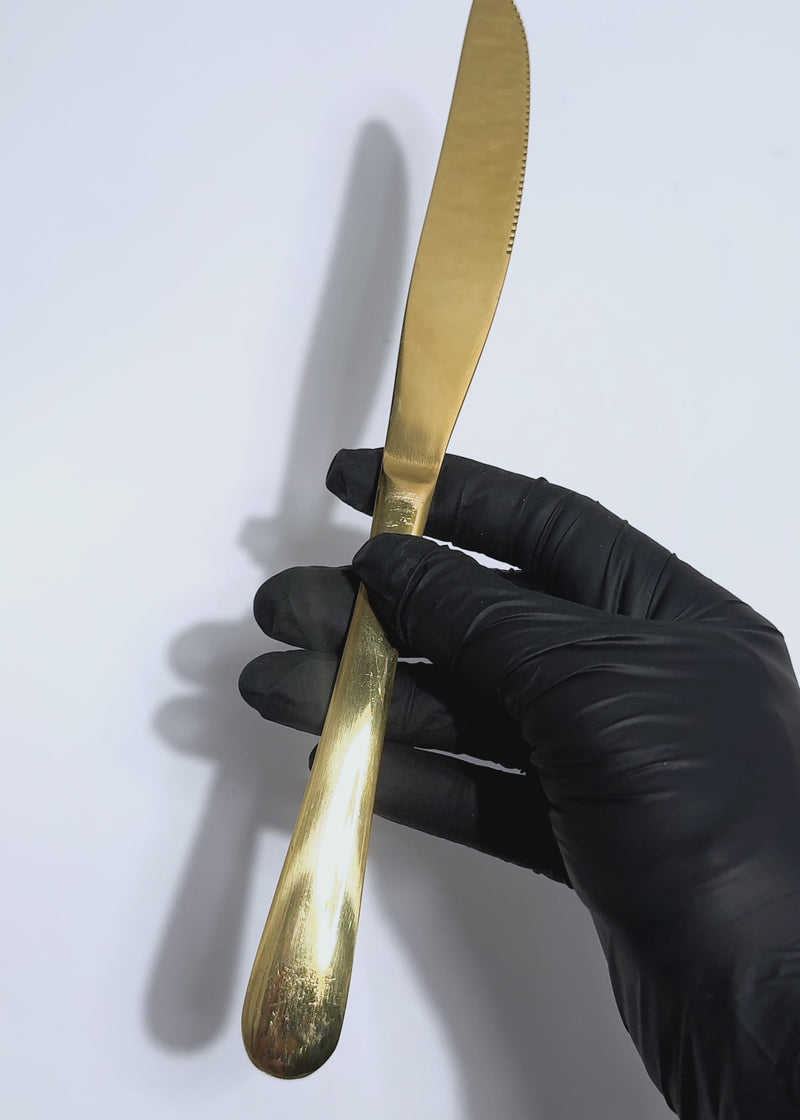 Cubiertos de mesa de acero inoxidable dorado Paulo — video de producto