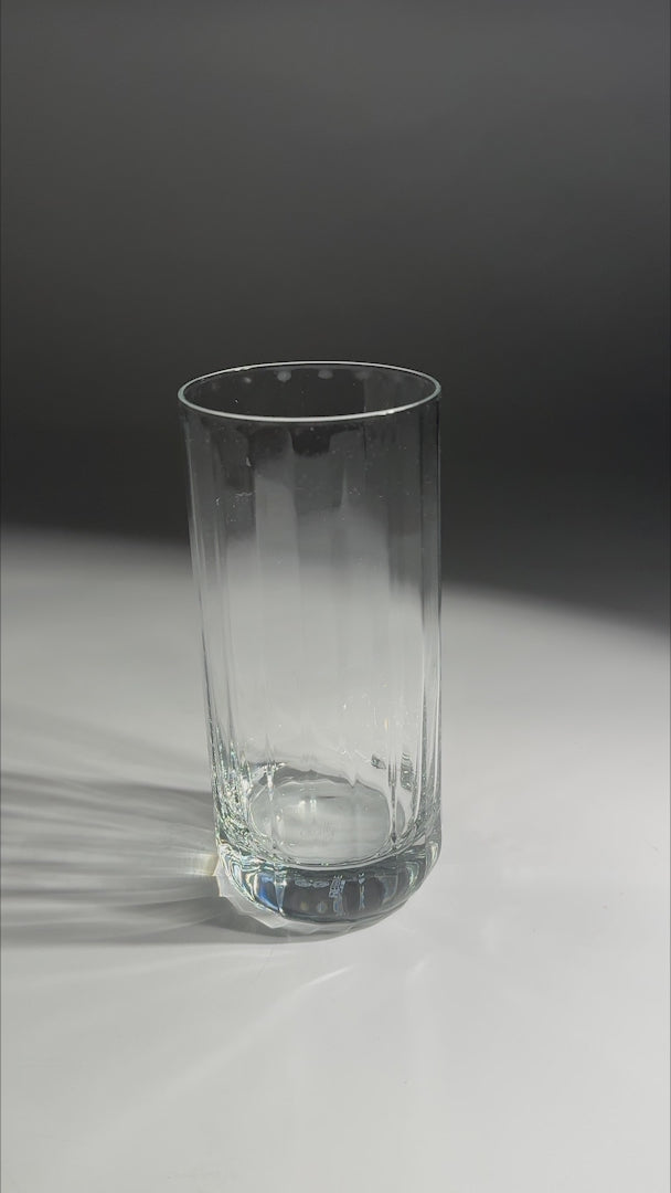 Video del cuerpo alto y base gruesa del vaso Cooler Radius