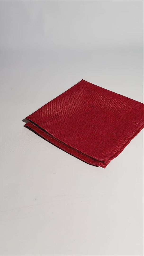Cargar vídeo: Servilleta de tela (100% poliéster) con bastilla roja Ginebra 45x45 cm — video de producto