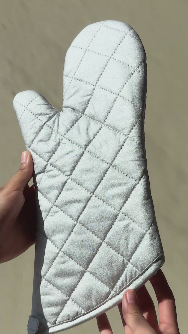 Cargar vídeo: video detalles guantes de cocina maha