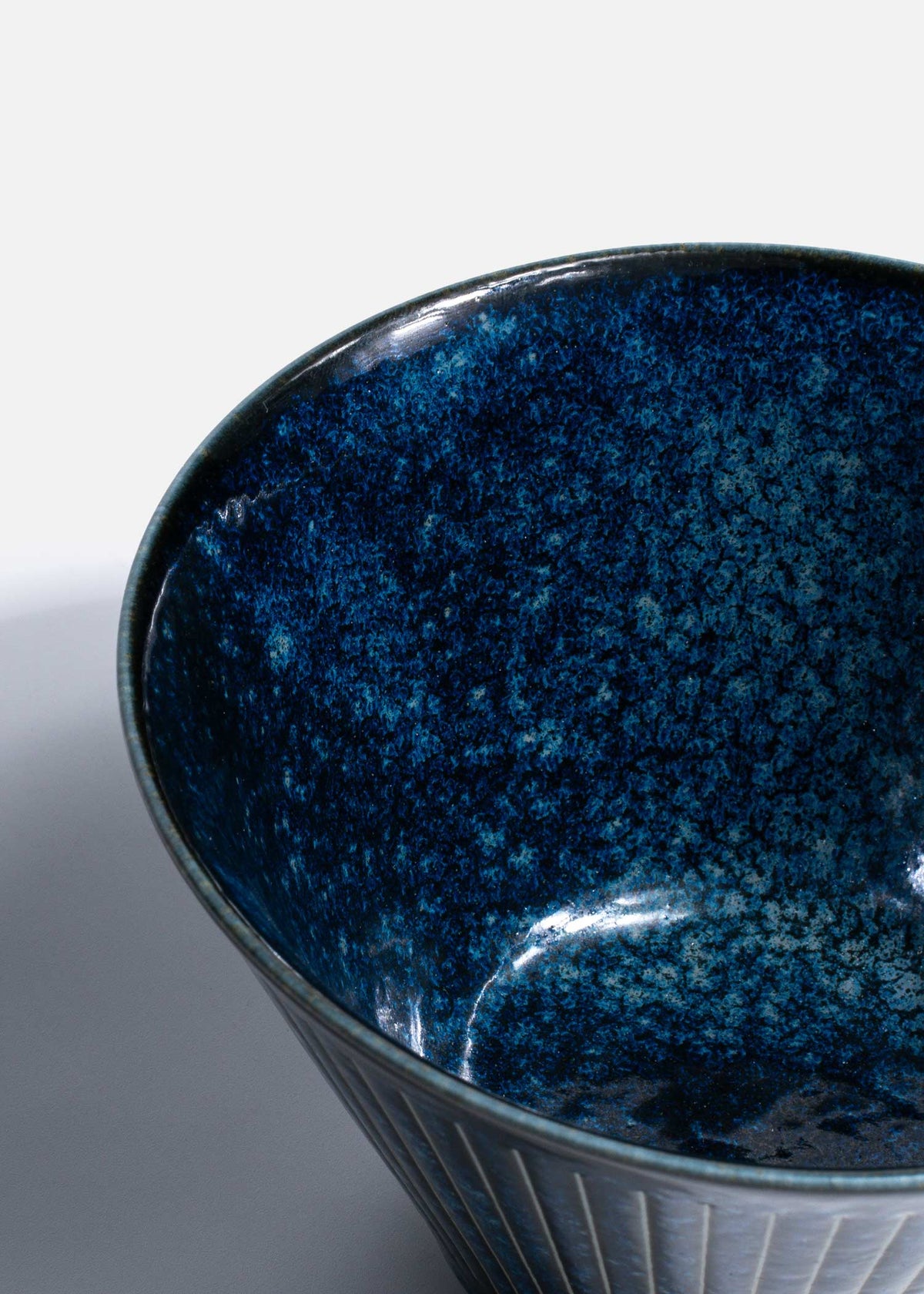 Tazón de porcelana azul marino Yoko 396 ml — imagen de producto, vista 4