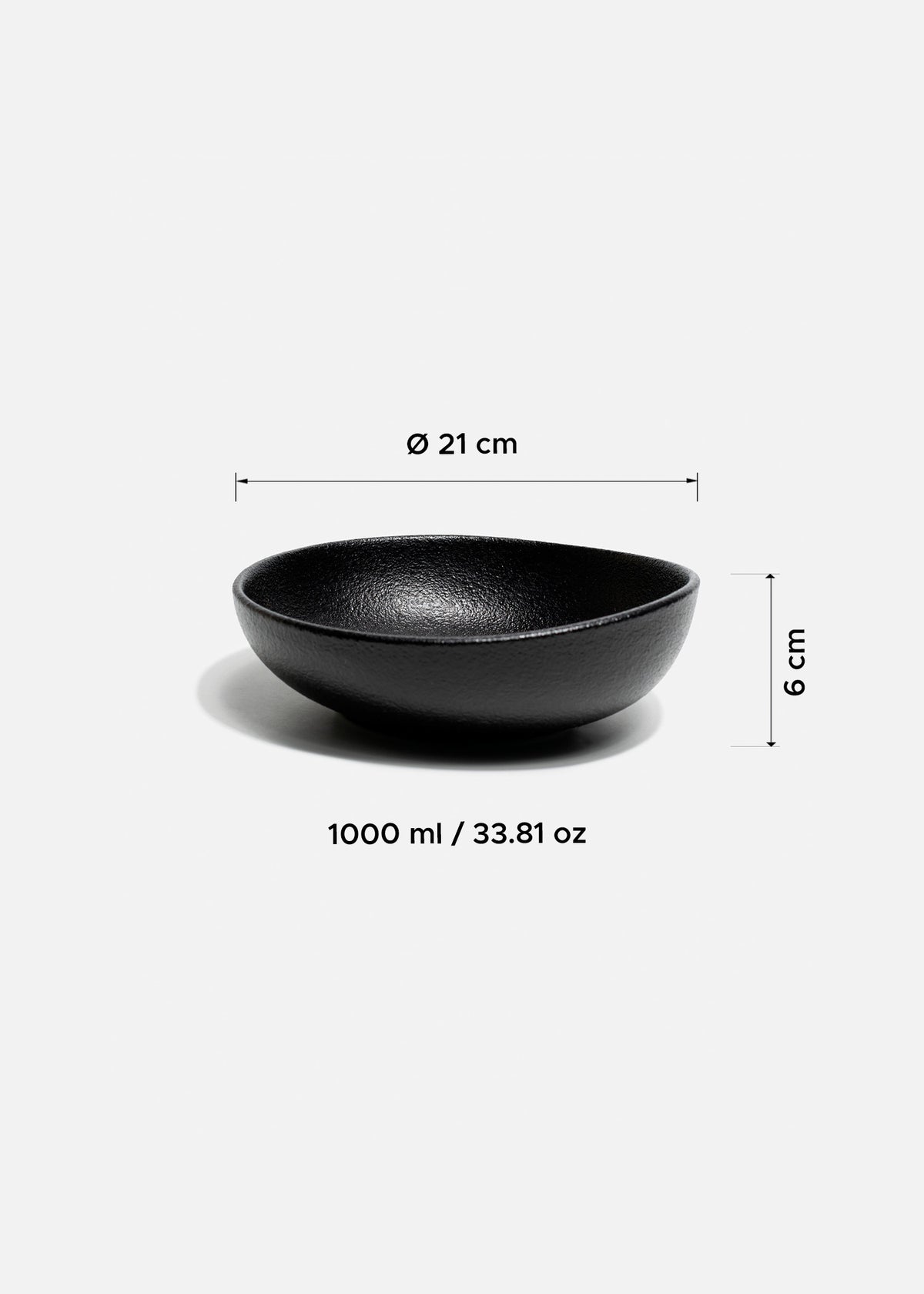 Platos hondos de porcelana negro Vantablack — imagen de producto