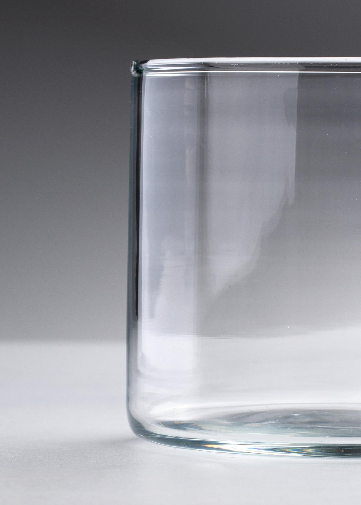Vaso para vela de vidrio transparente Round O.F 610 ml — imagen de producto, vista 4