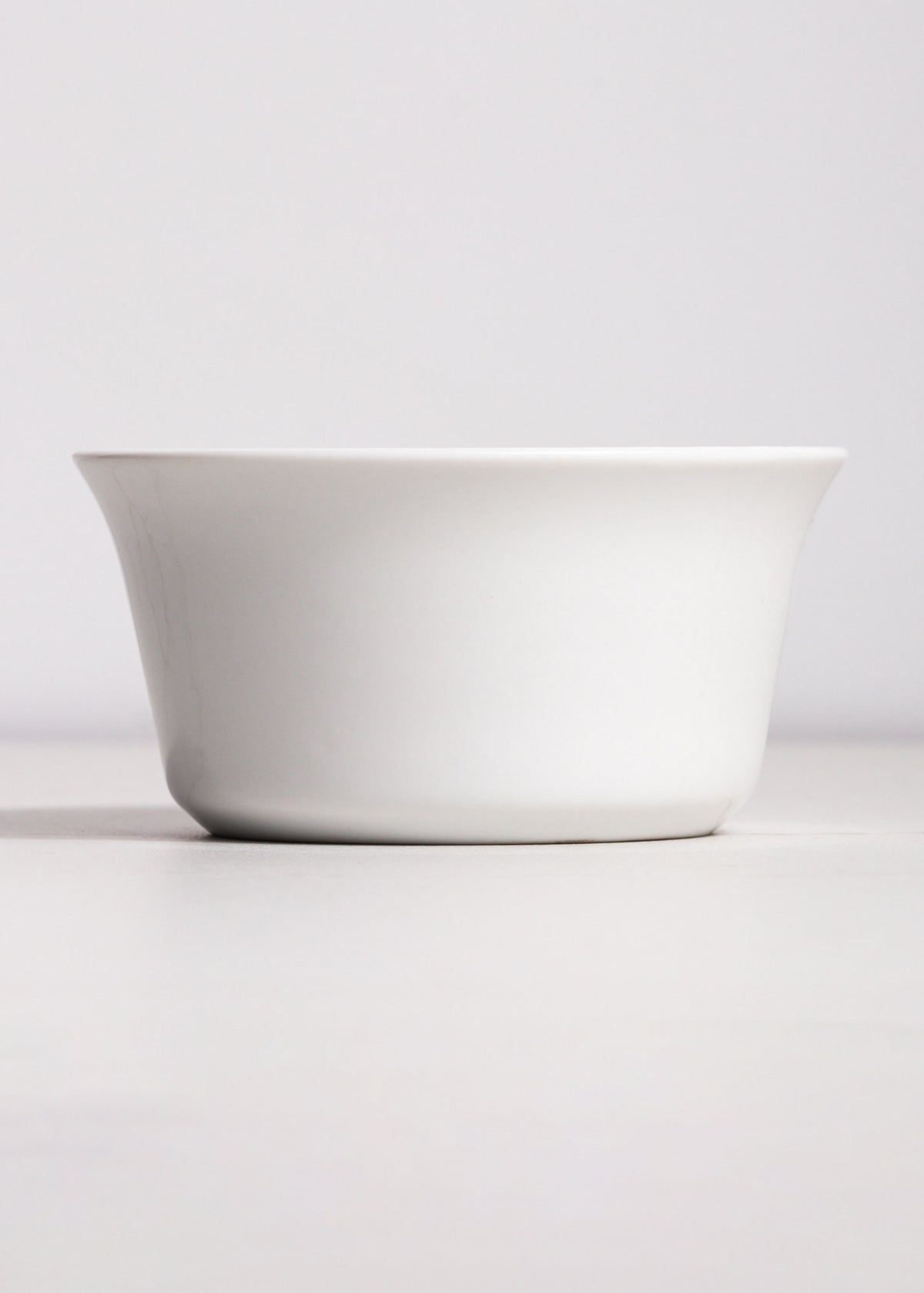 Salsera redonda de porcelana blanca Jay 100 ml — imagen de producto, vista 2