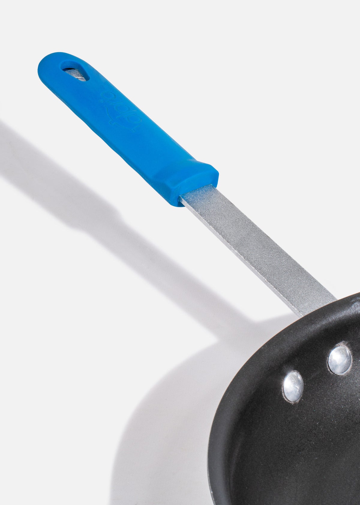 Sartén de aluminio plata grado alimenticio triple fuerte NSF. Largo 57 cm, alto 5.5 cm, Ø 12" (30 cm) — imagen de producto