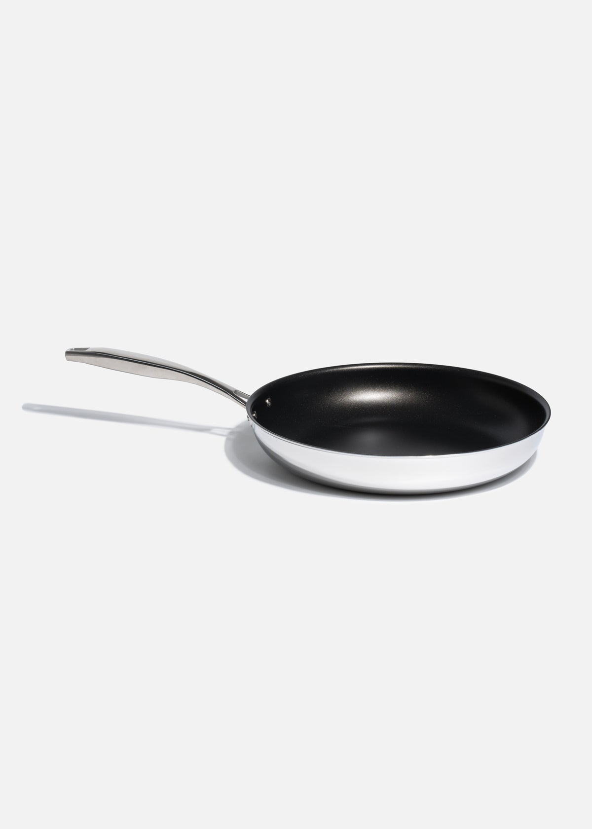 Sartén de aluminio con antiadherente y revestimiento de grano negro. Premium — imagen de producto