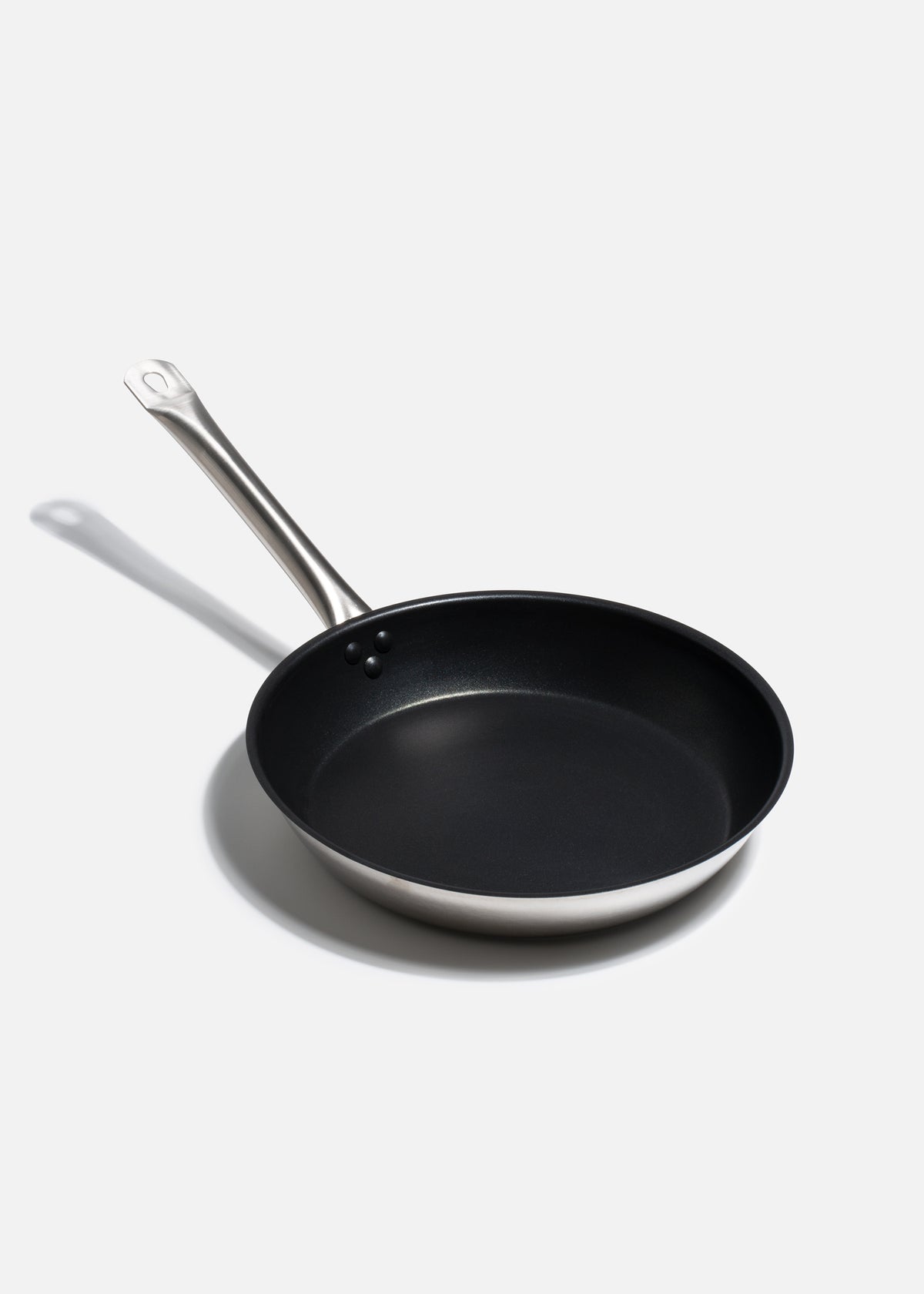 Sartén antiadherente premium de acero inoxidable plata con negro para cocción y preparación de alimentos Onyx Chef. Largo 56.3 cm (22"), alto 5.6 cm (2"), Ø 30 cm (12") — imagen de producto