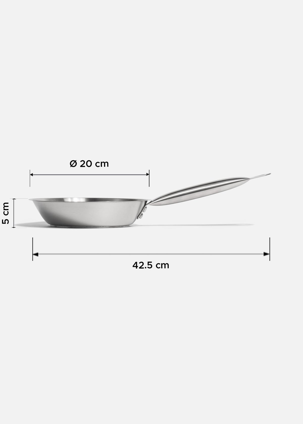 Sartén de acero inoxidable quirúrgico plata para cocción y preparación de alimentos Silver Chef. Largo 42.5 cm (17"), ancho 3 cm (1"), alto 5 cm (2"), Ø 20 cm (8") — imagen de producto, vista 1