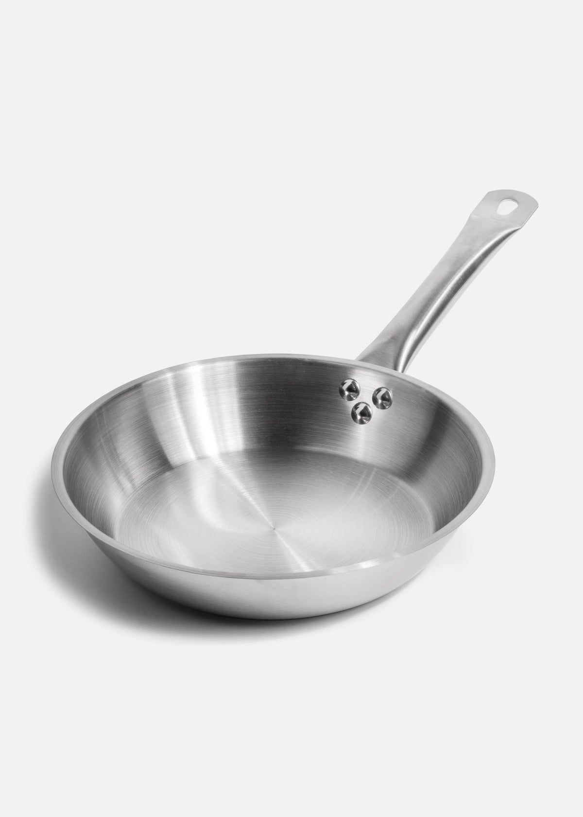 Sartén de acero inoxidable quirúrgico plata para cocción y preparación de alimentos Silver Chef. Largo 47 cm (19"), ancho 3 cm (1"), alto 5 cm (2"), Ø 24 cm (9") — imagen de producto