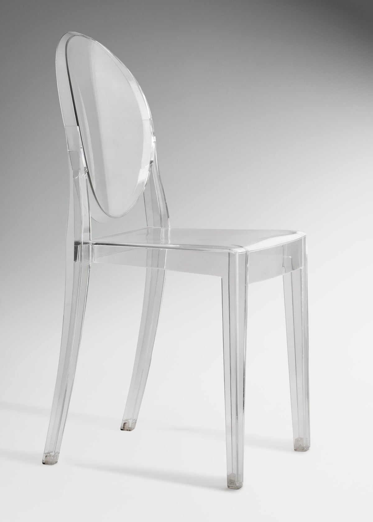 Silla de policarbonato premium transparente moderna y elegante. Alto 90 cm, largo 45.5 cm, ancho 38.5 cm — imagen de producto