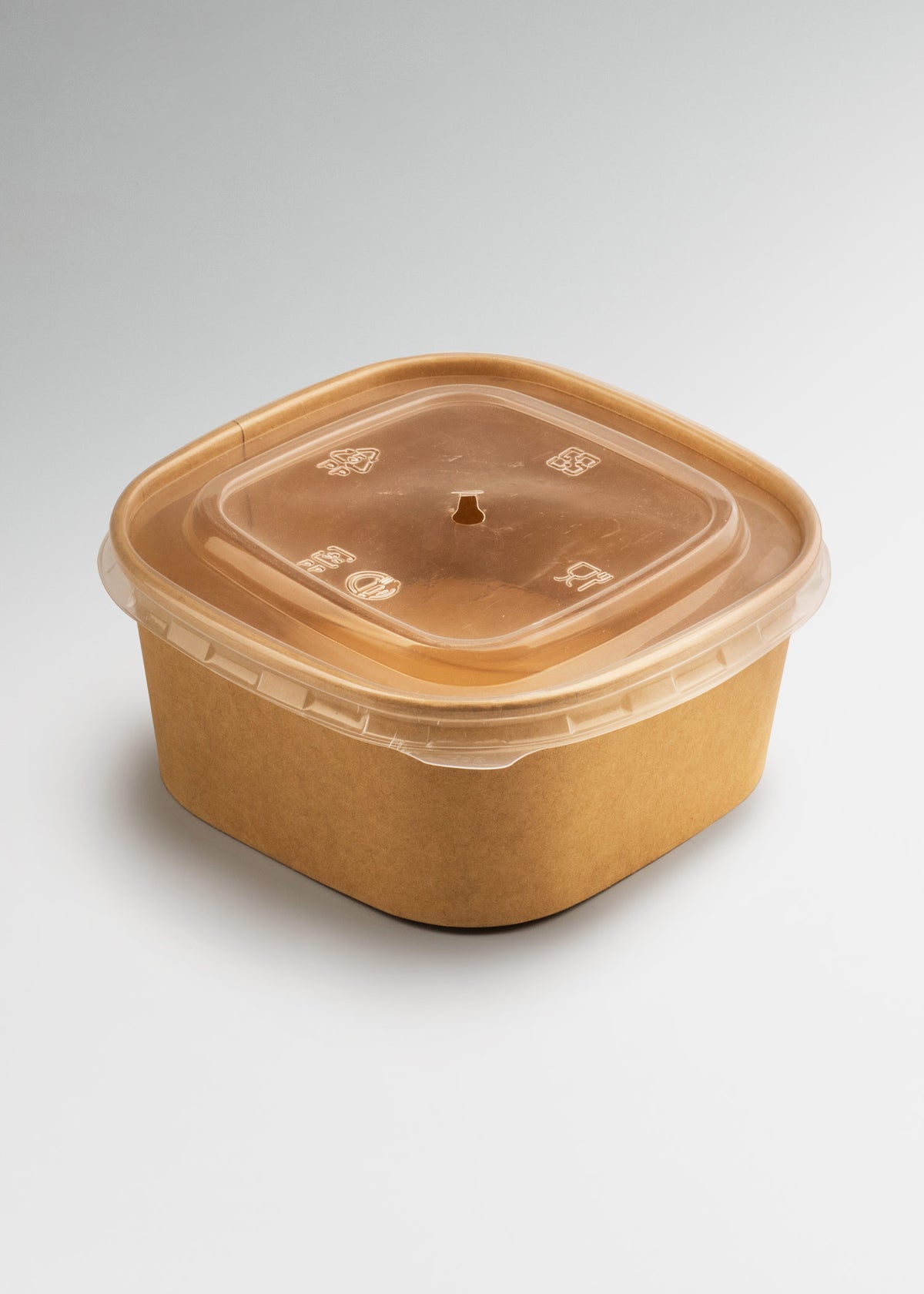 Tapas de plástico (polipropileno) transparente para contenedor cuadrado premium de 16 y 24 oz — imagen de producto