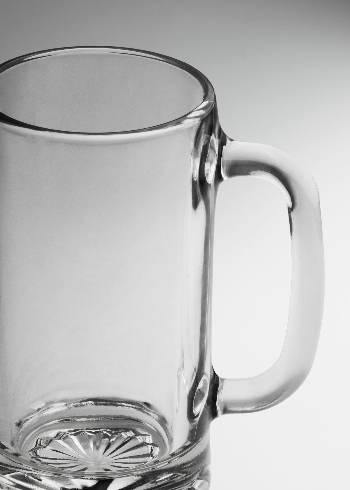 Tarro cervecero de vidrio transparente Tankard 437 ml — imagen de producto