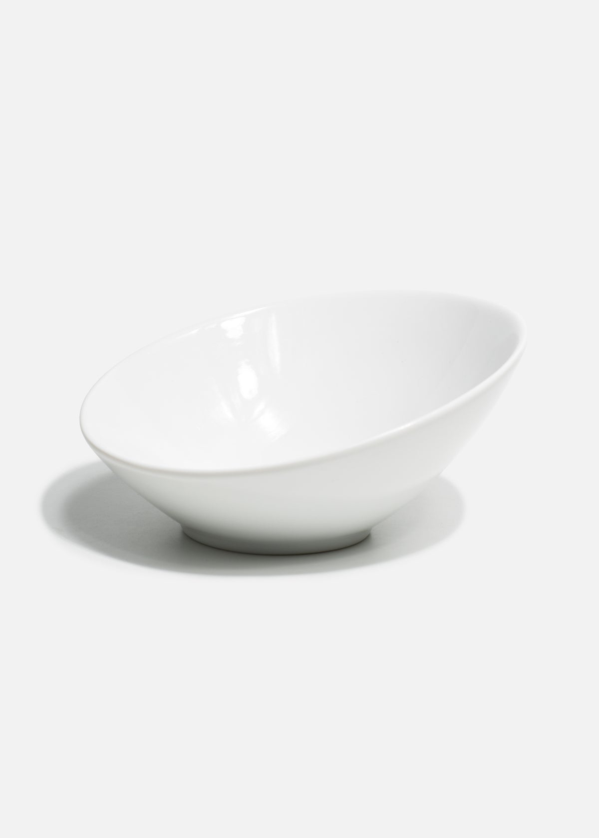 Tazón inclinado de porcelana blanco Italia — imagen de producto, vista 3