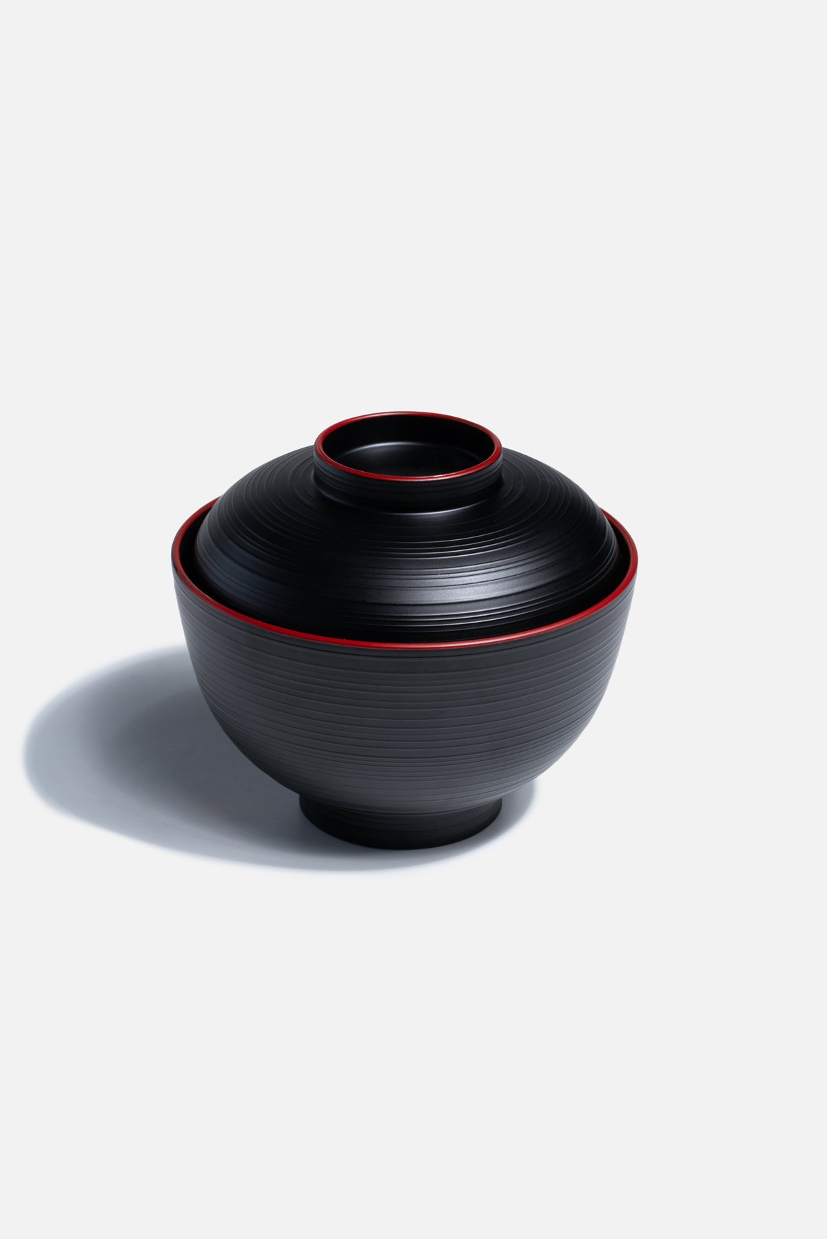 Tazón para sopa con tapa de melamina negro Sensuji 236 ml — imagen de producto, vista 2