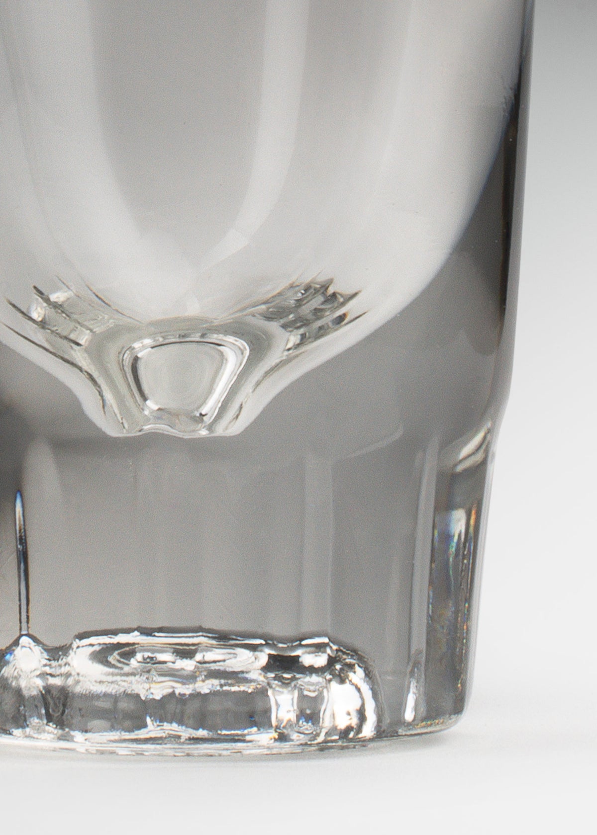 Tequilero de vidrio transparente Fluted Whiskey 44 ml / 1.5 oz — imagen de producto