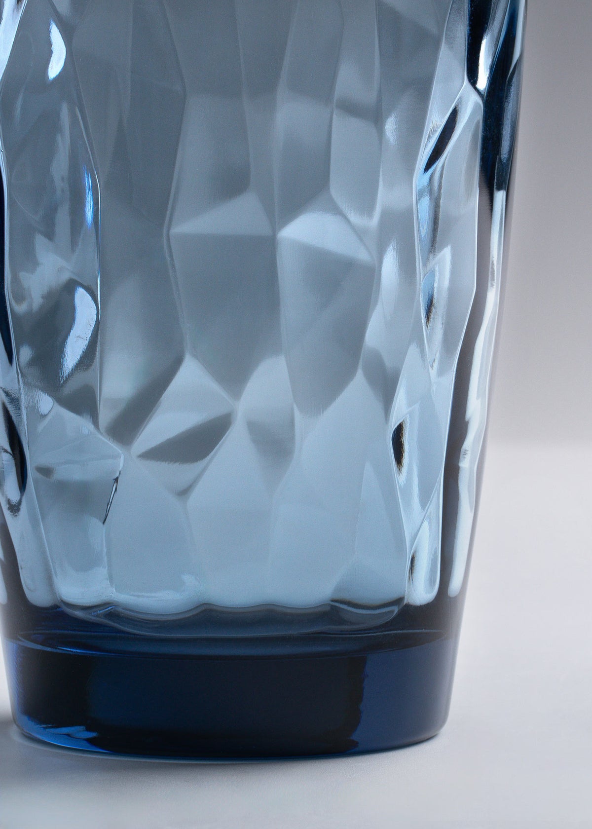 Vaso de vidrio azul Diamond Ocean H.B. 470 ml — imagen de producto, vista 4
