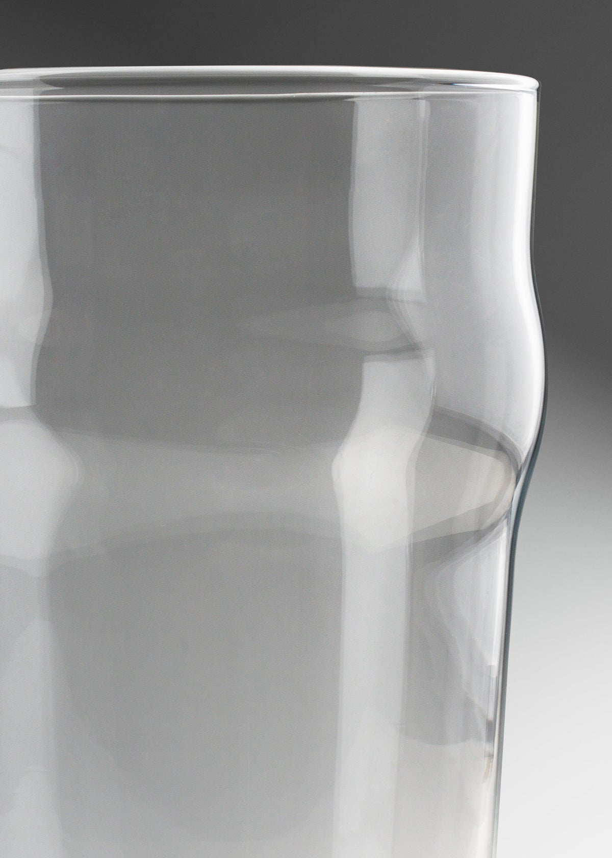 Vaso para cerveza de vidrio templado Nonic 568 ml / 19 oz — imagen de producto