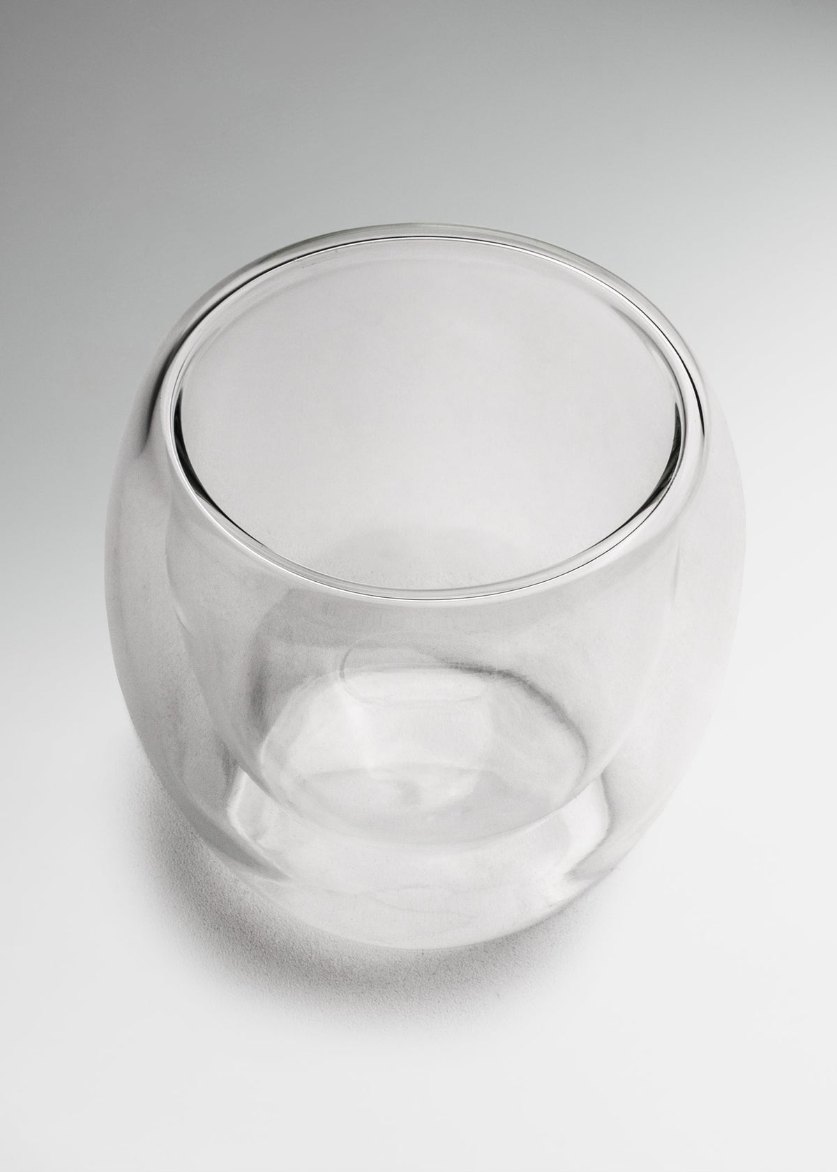 encuentra vaso de vidrio maha