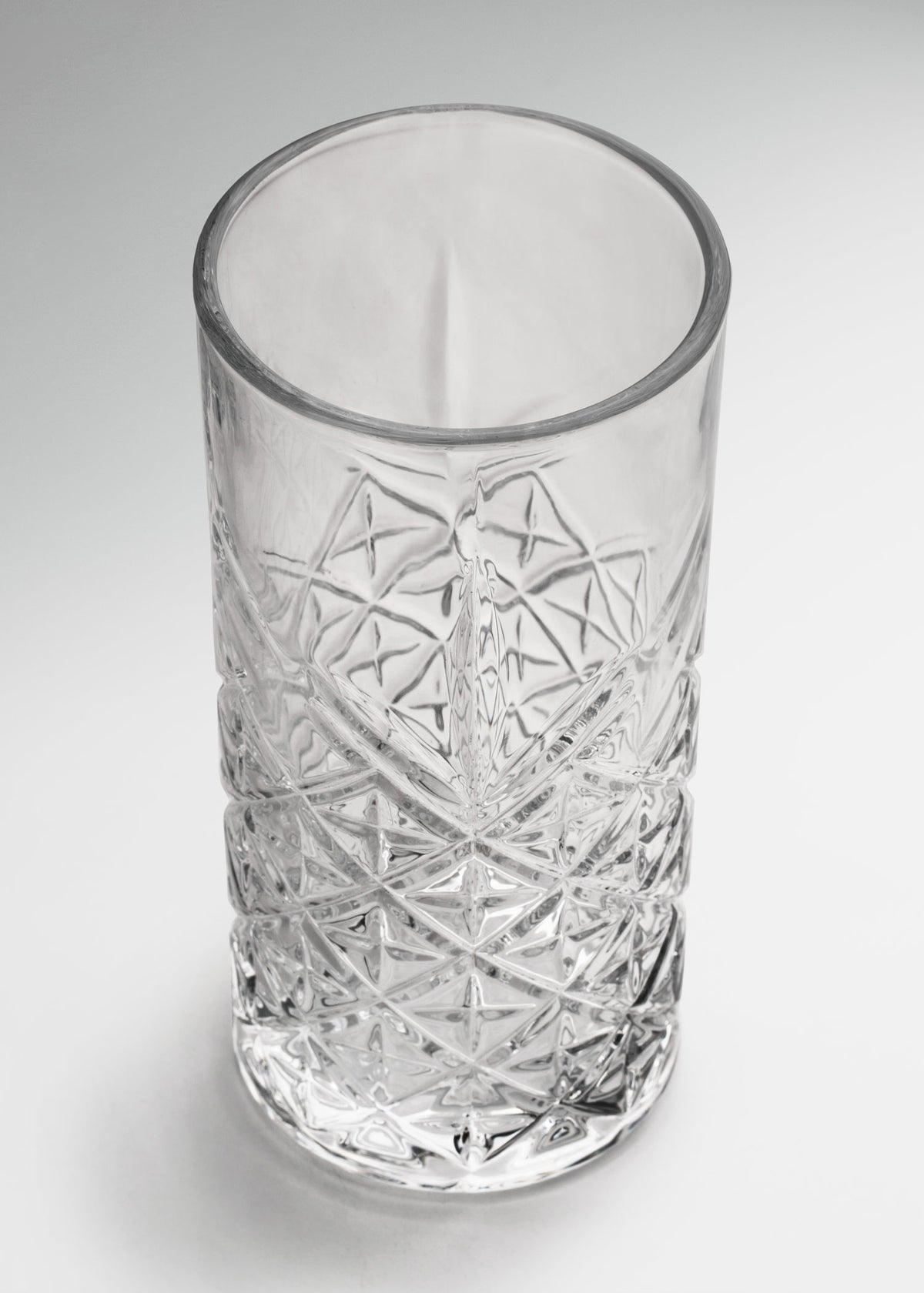 encuentra vaso de vidrio maha
