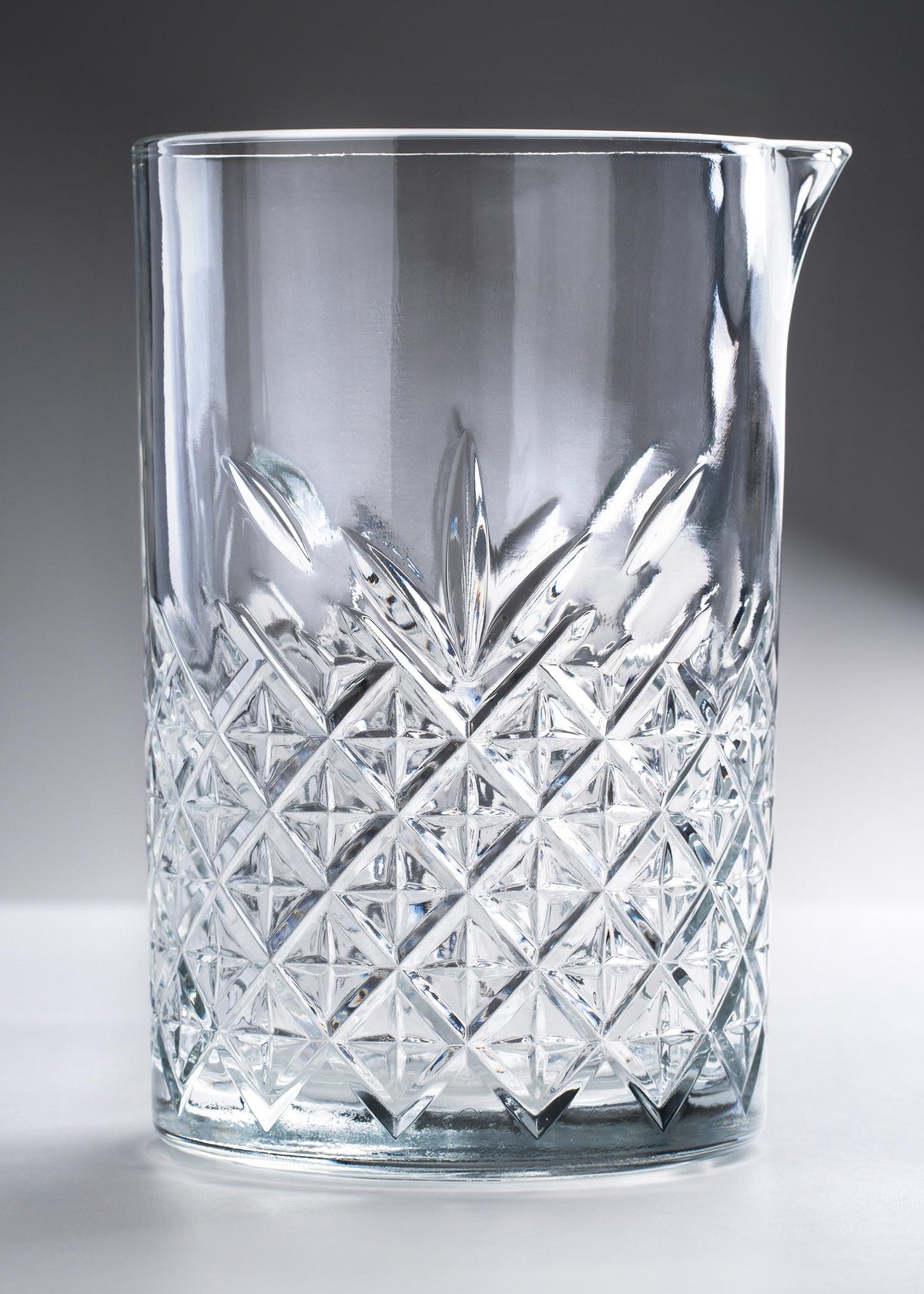 Vaso mezclador coctelería de vidrio transparente Timeless 725 ml — imagen de producto, vista 1