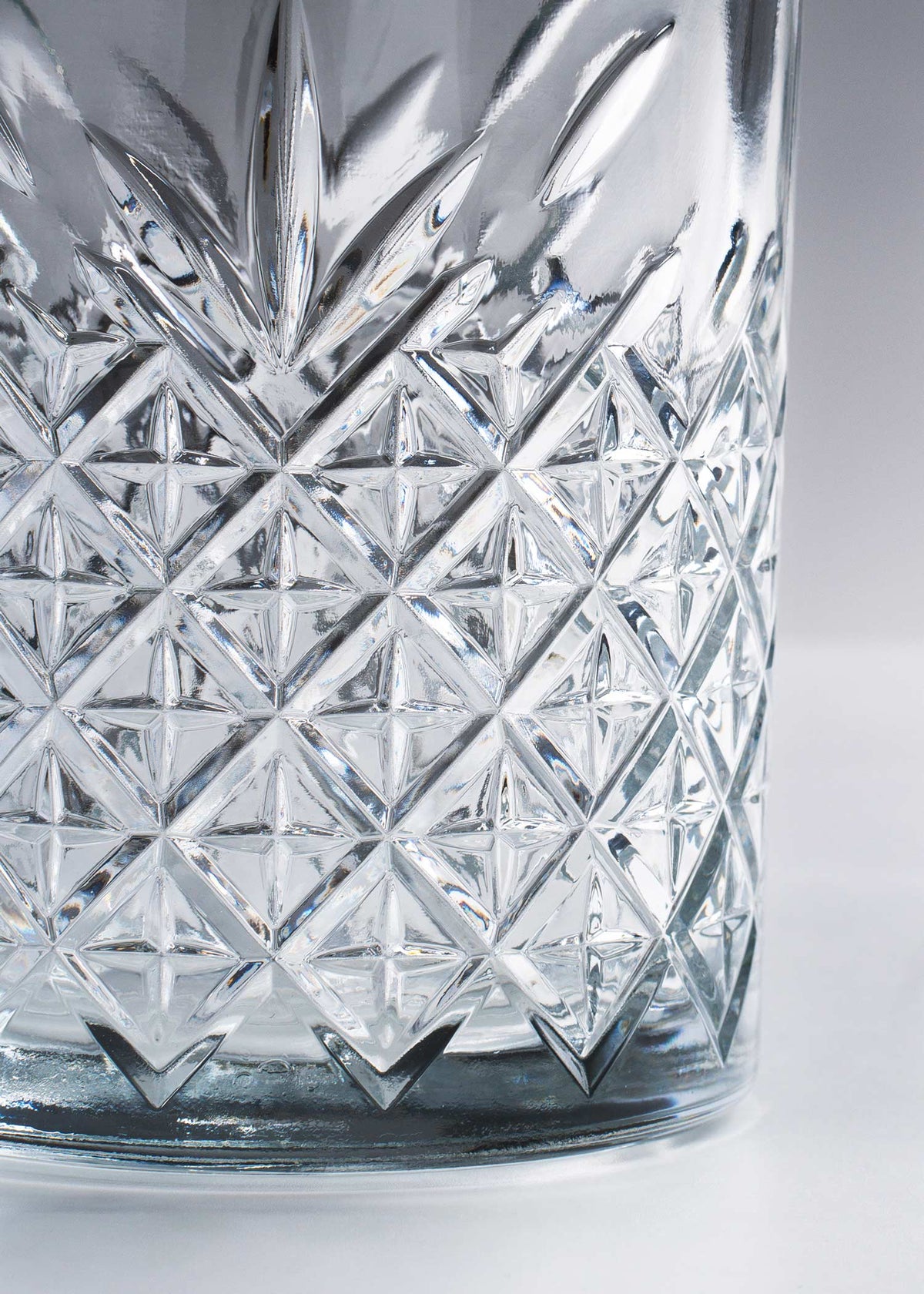 Vaso mezclador coctelería de vidrio transparente Timeless 725 ml — imagen de producto, vista 4