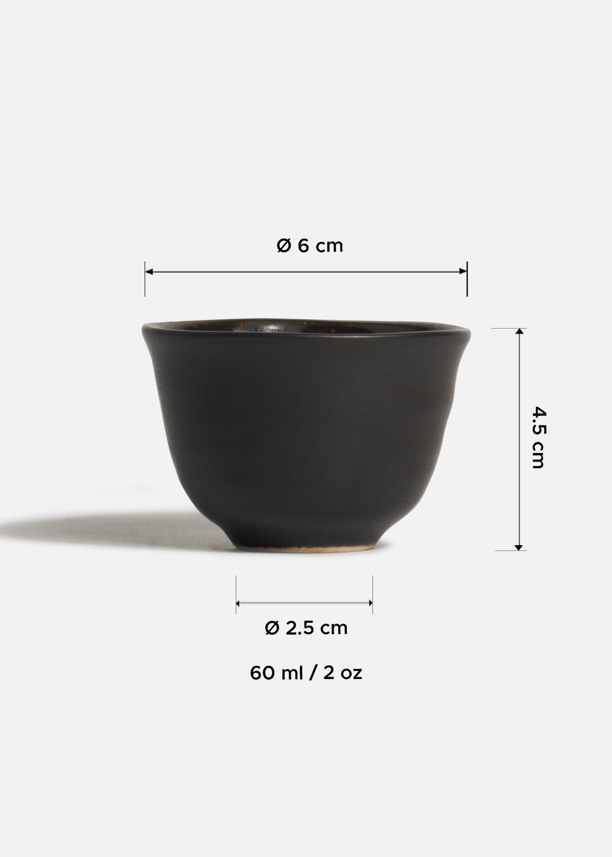 Vaso para sake de porcelana negro Hakone 60 ml — imagen de producto