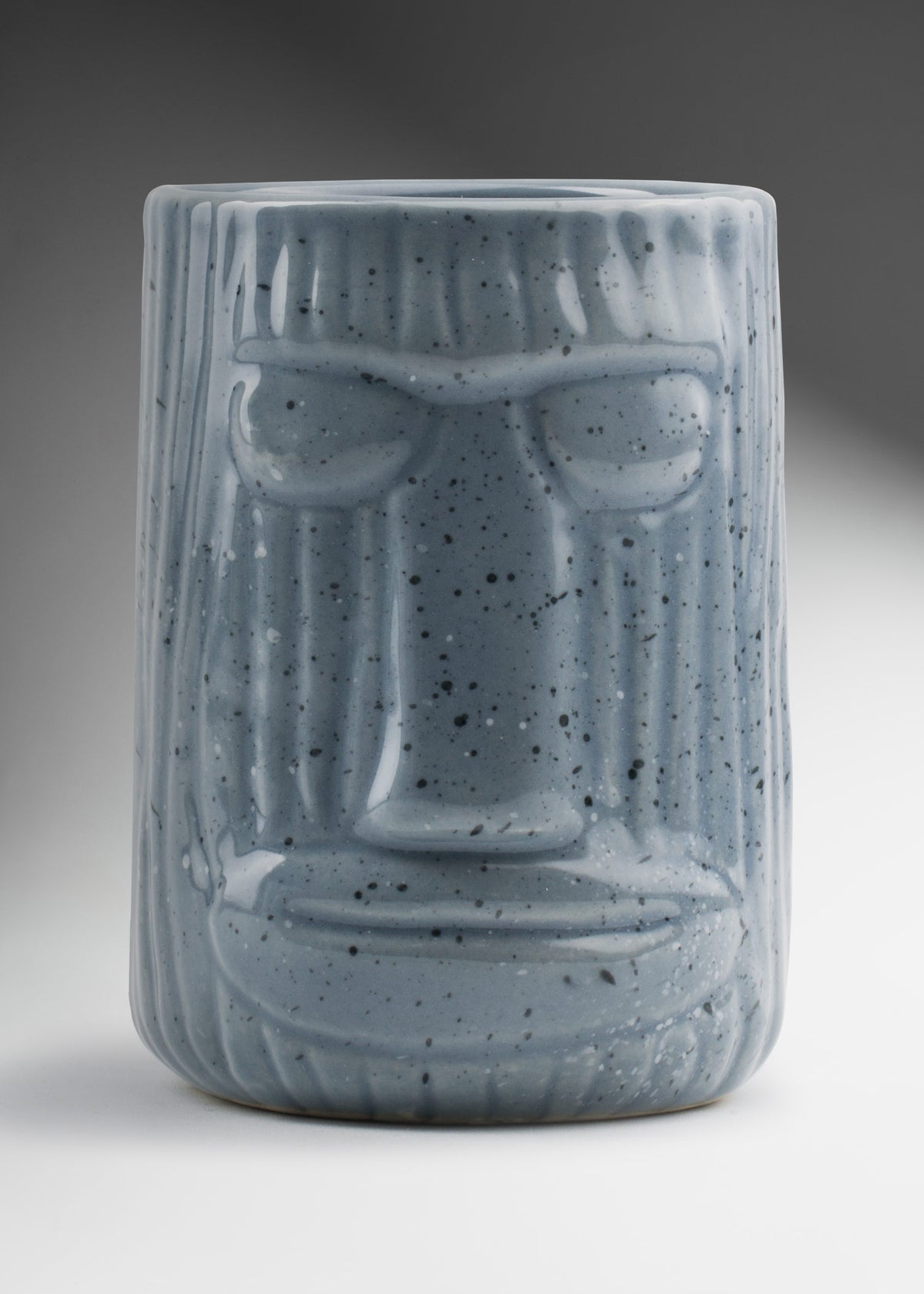 Vaso de cerámica tiki gris Mahu 400 ml — imagen de producto