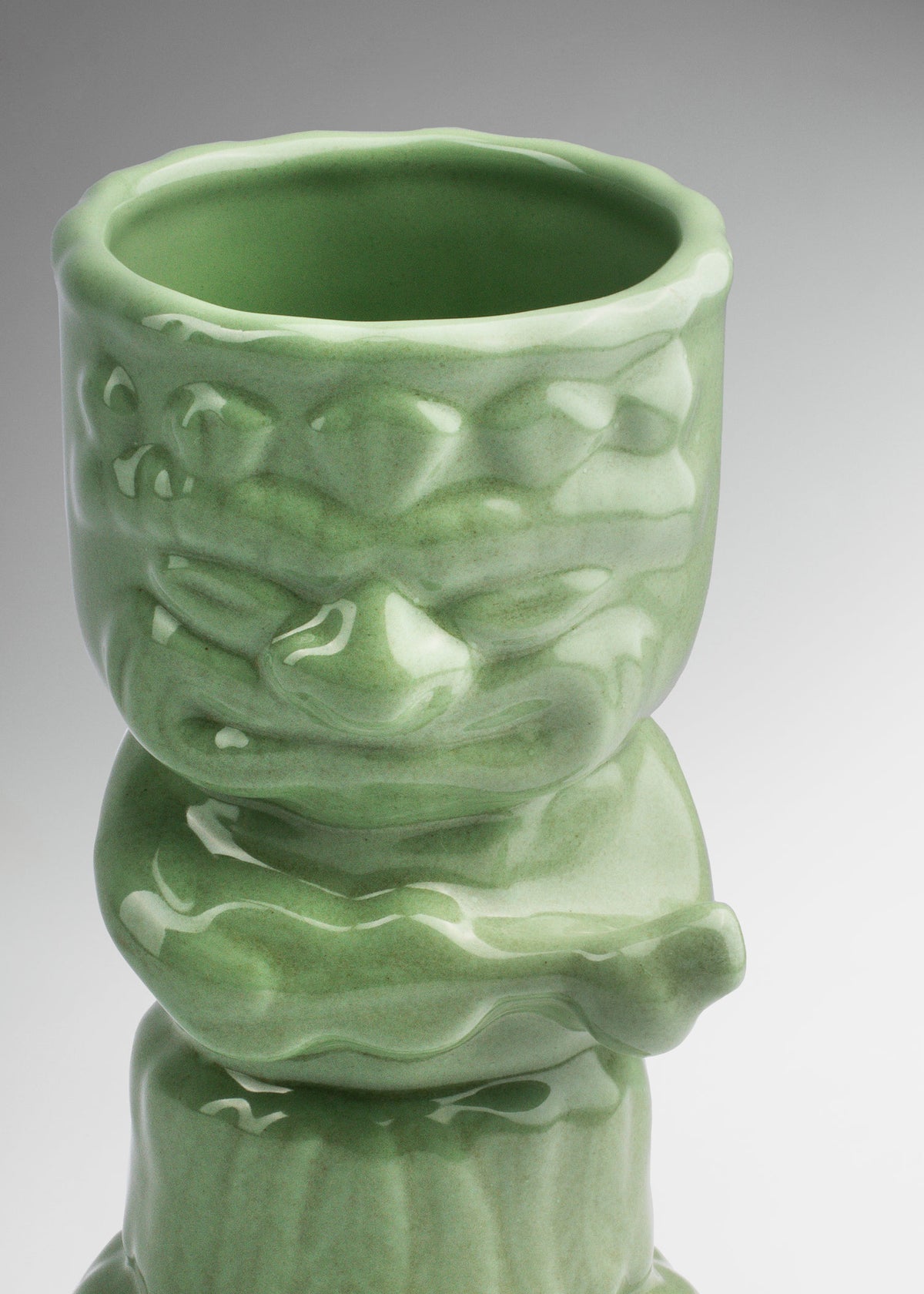 Vaso tiki de cerámica de alta temperatura azul metálico, azul cielo, café, coral, gris y verde Hawaiano Cíclope 440 ml — imagen de producto