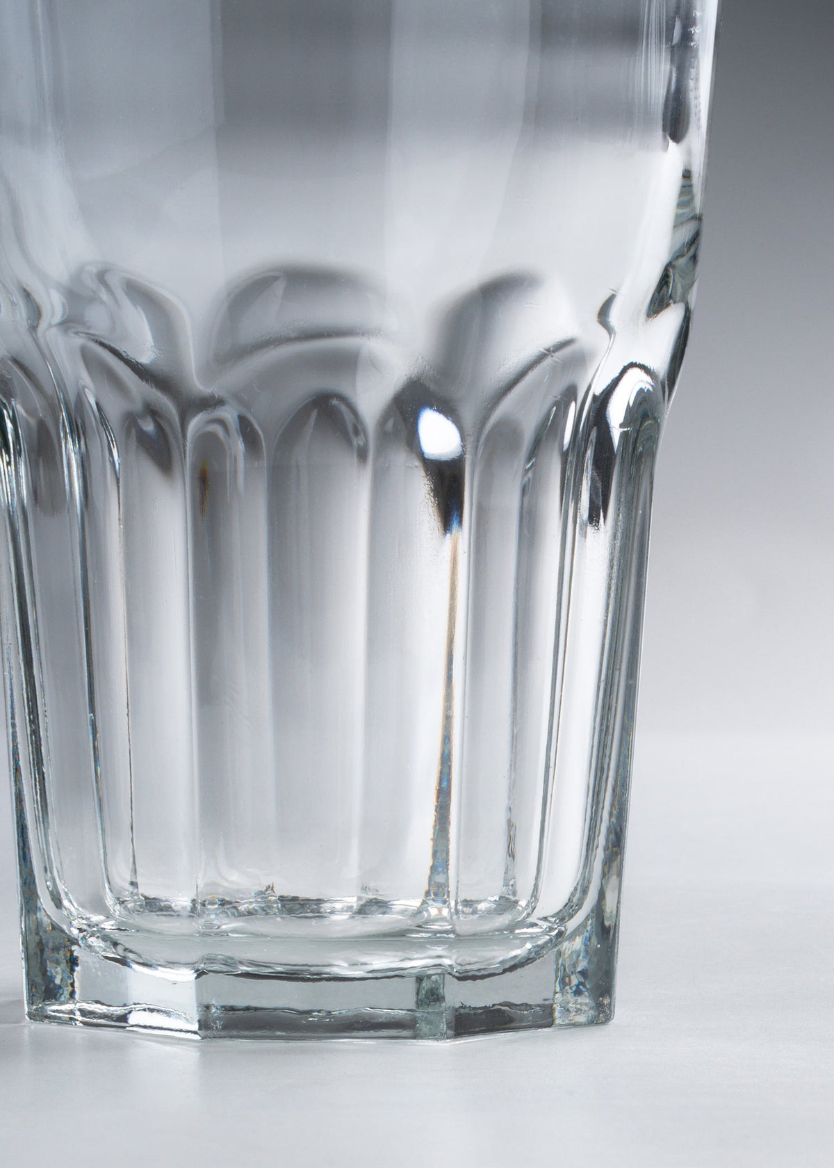 Vaso de vidrio transparente Sierra H.B. 420 ml — imagen de producto, vista 4