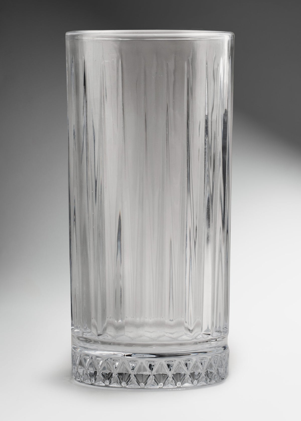 Vaso de vidrio transparente highball Cristallo Linee 270 ml — imagen de producto