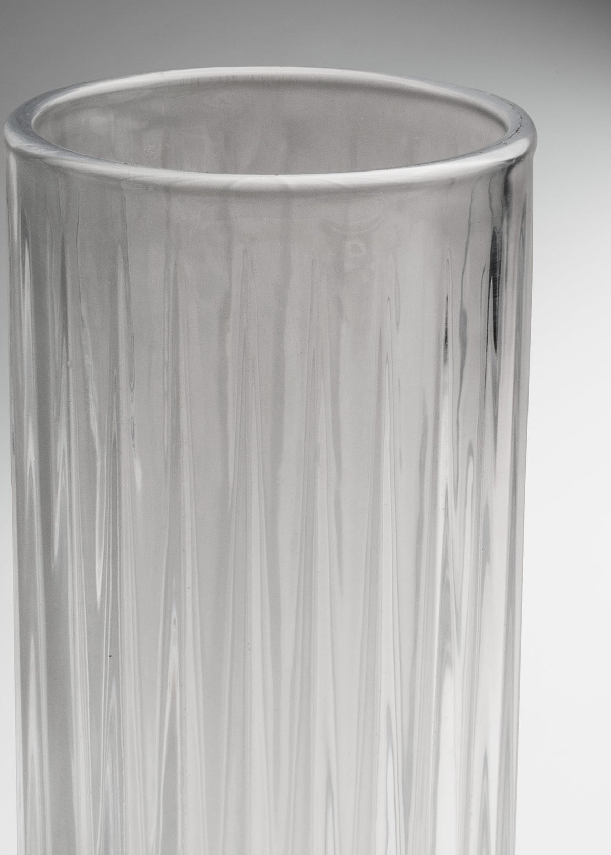 Vaso de vidrio transparente highball Cristallo Linee 270 ml — imagen de producto