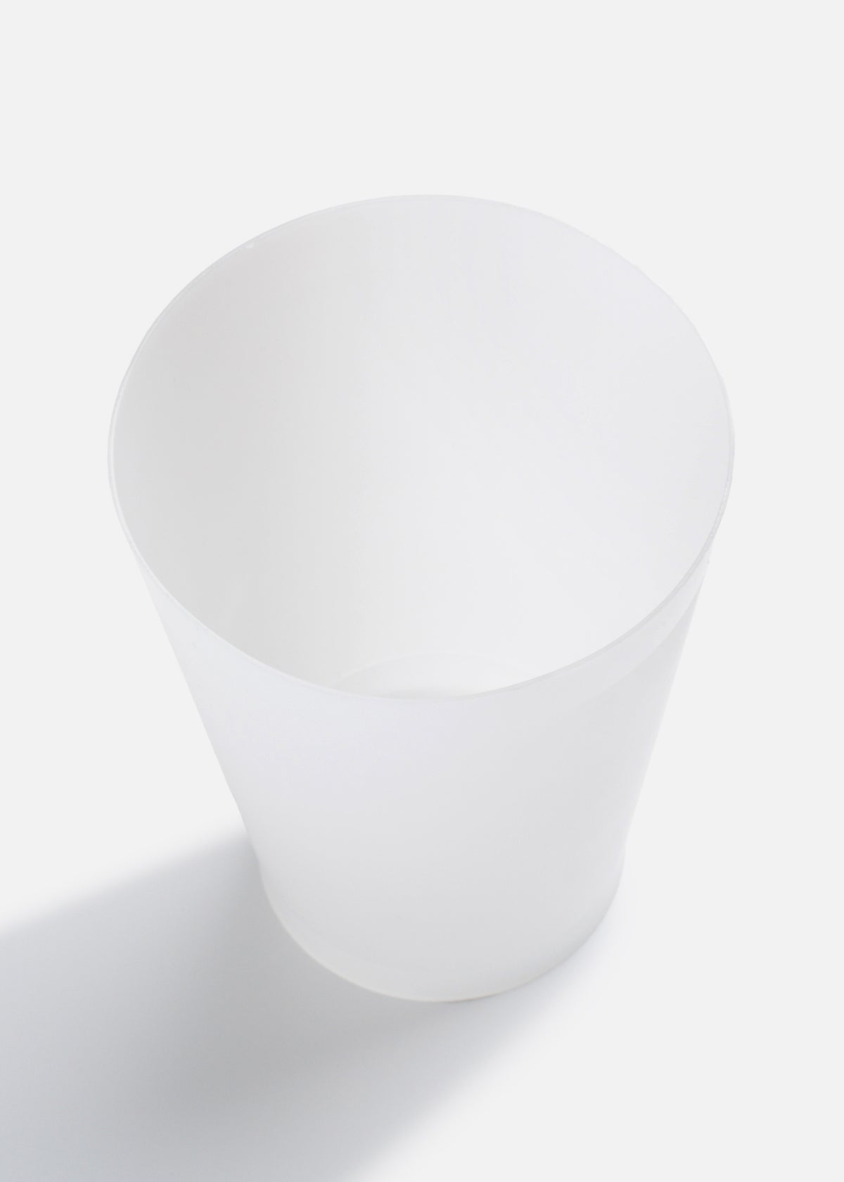 Vasos de plástico / polipropileno traslucido económico sin impresión 355 ml — imagen de producto